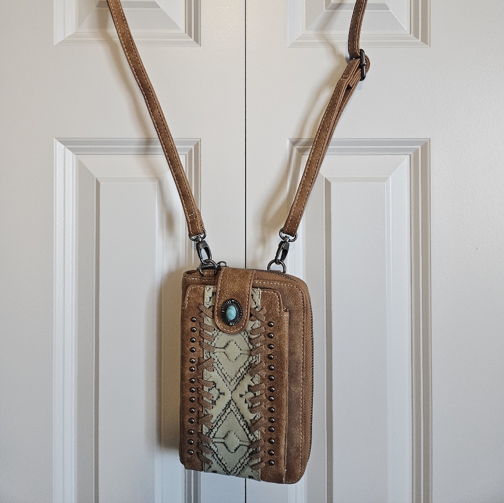Brown and Tan Key & Card Holder